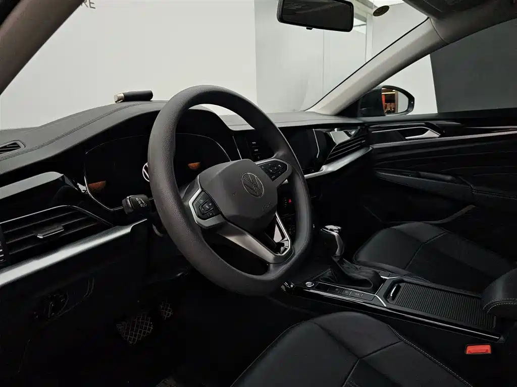 Volkswagen Passat 2024 280TSI Business Edition фото 8