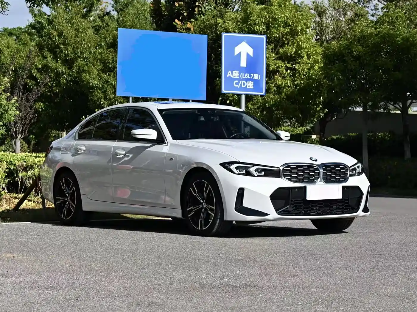 BMW 3 Series 2023 325i M Sport Package фото 3