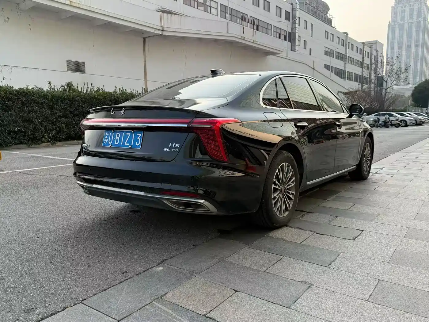 Hongqi H5 2024 1.5T DCT Smart Connect Flag Rhythm Edition фото 4