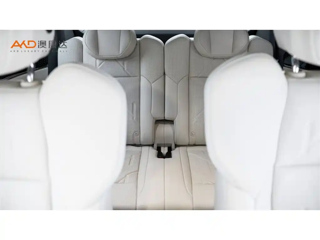 ZEEKR 009 2025 2024 6-seat Executive AWD 108kWh