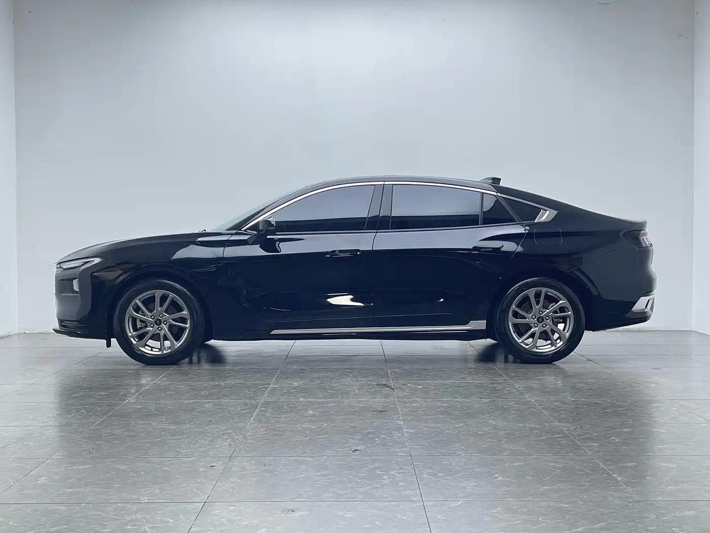 Ford Mondeo 2024 2023 EcoBoost 180 Luxury