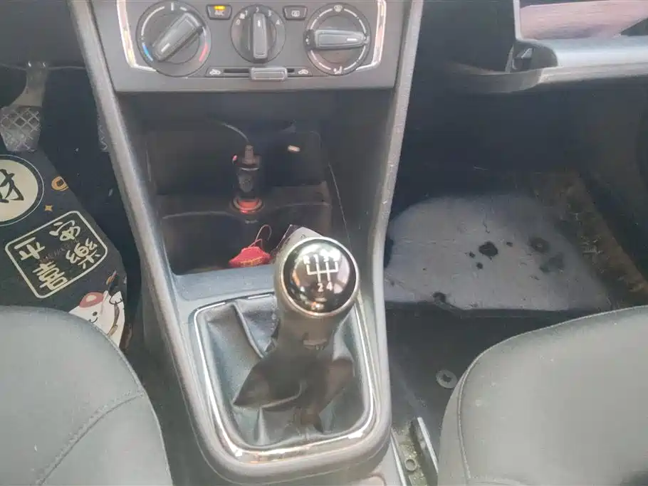 Volkswagen Jetta 2013 1.4L Manual Fashion фото 16