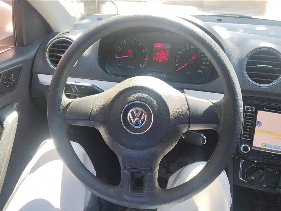 Volkswagen Jetta 2013 1.4L Manual Fashion фото 15