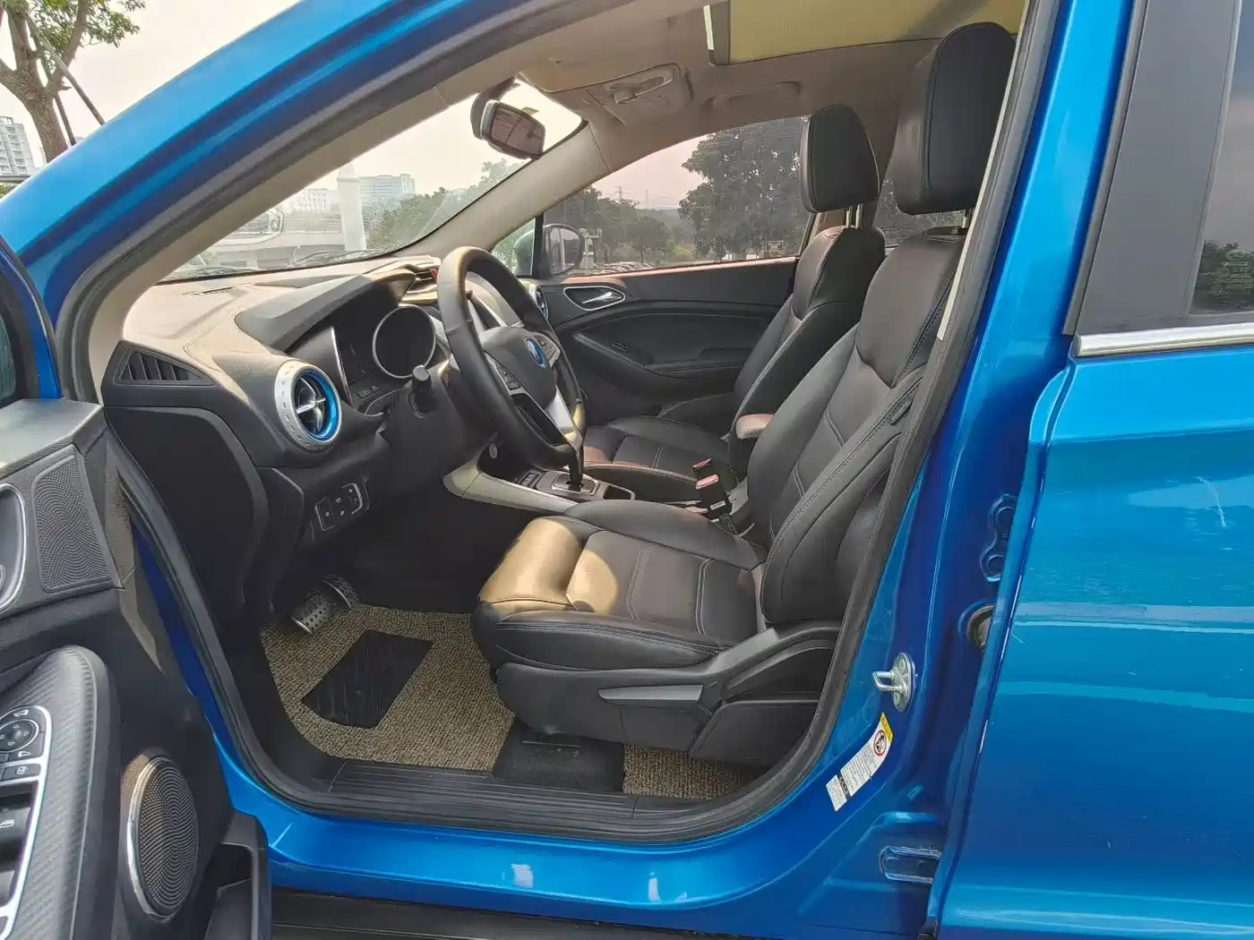 BYD Yuan New Energy 2018 2018 EV360 Smart Connected Cool Type