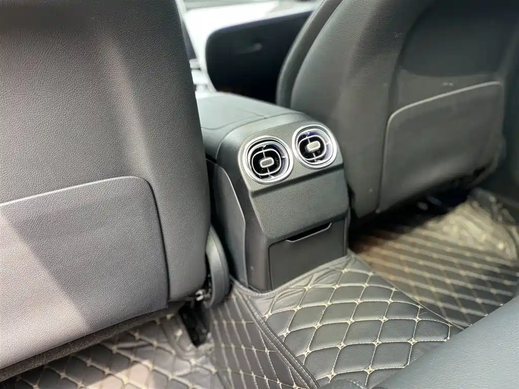 Mercedes-Benz C-Class 2024 C 260 L Sport фото 19