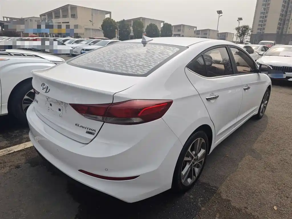 Hyundai Elantra 2016 1.6L Auto Smart·Youth Edition фото 5