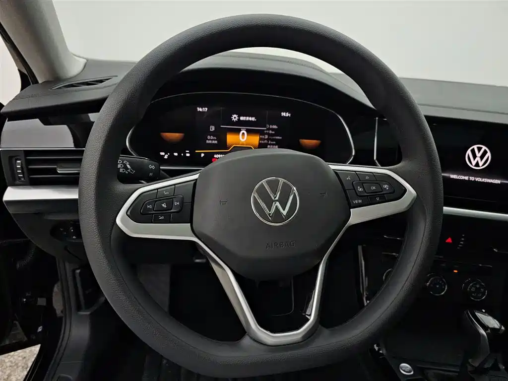 Volkswagen Passat 2024 280TSI Business Edition фото 8