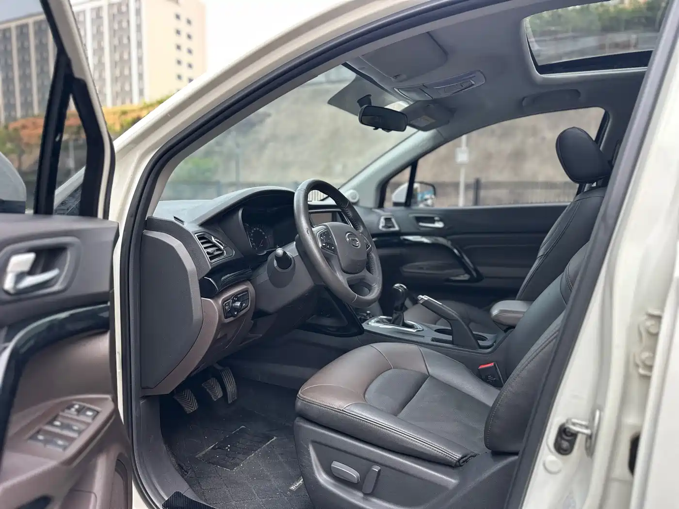 GAC Trumpchi Trumpchi GS4 2016 235T Manual Luxury Edition фото 4