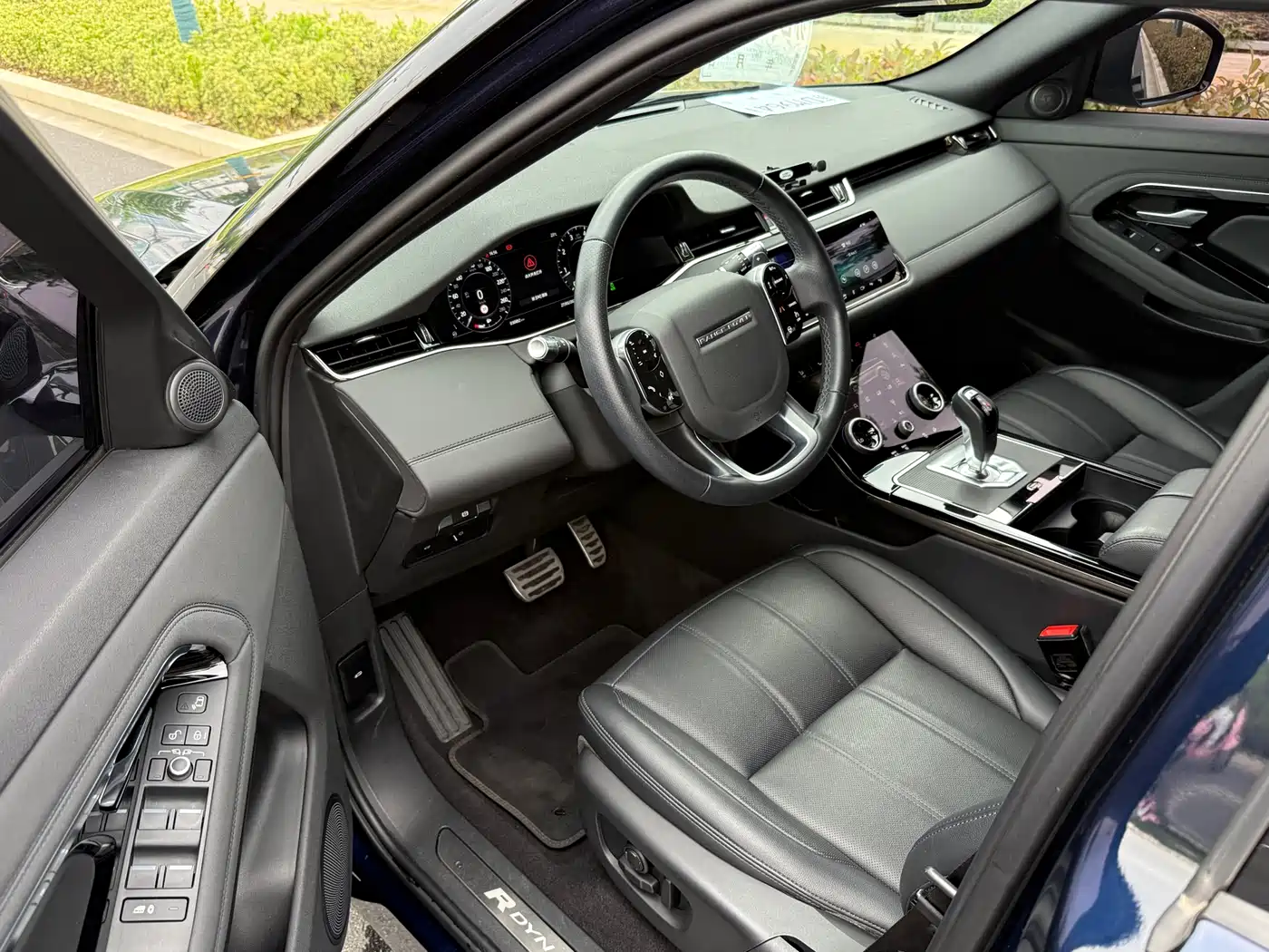 Land Rover Range Rover Evoque 2020 249PS R-DYNAMIC SE Sport Tech Edition фото 4