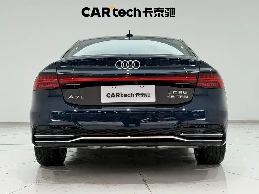 Фото 6 - Audi A7L