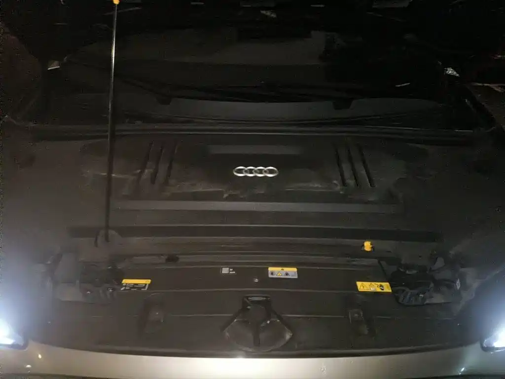 Photo 3 - Audi Q5 e-tron