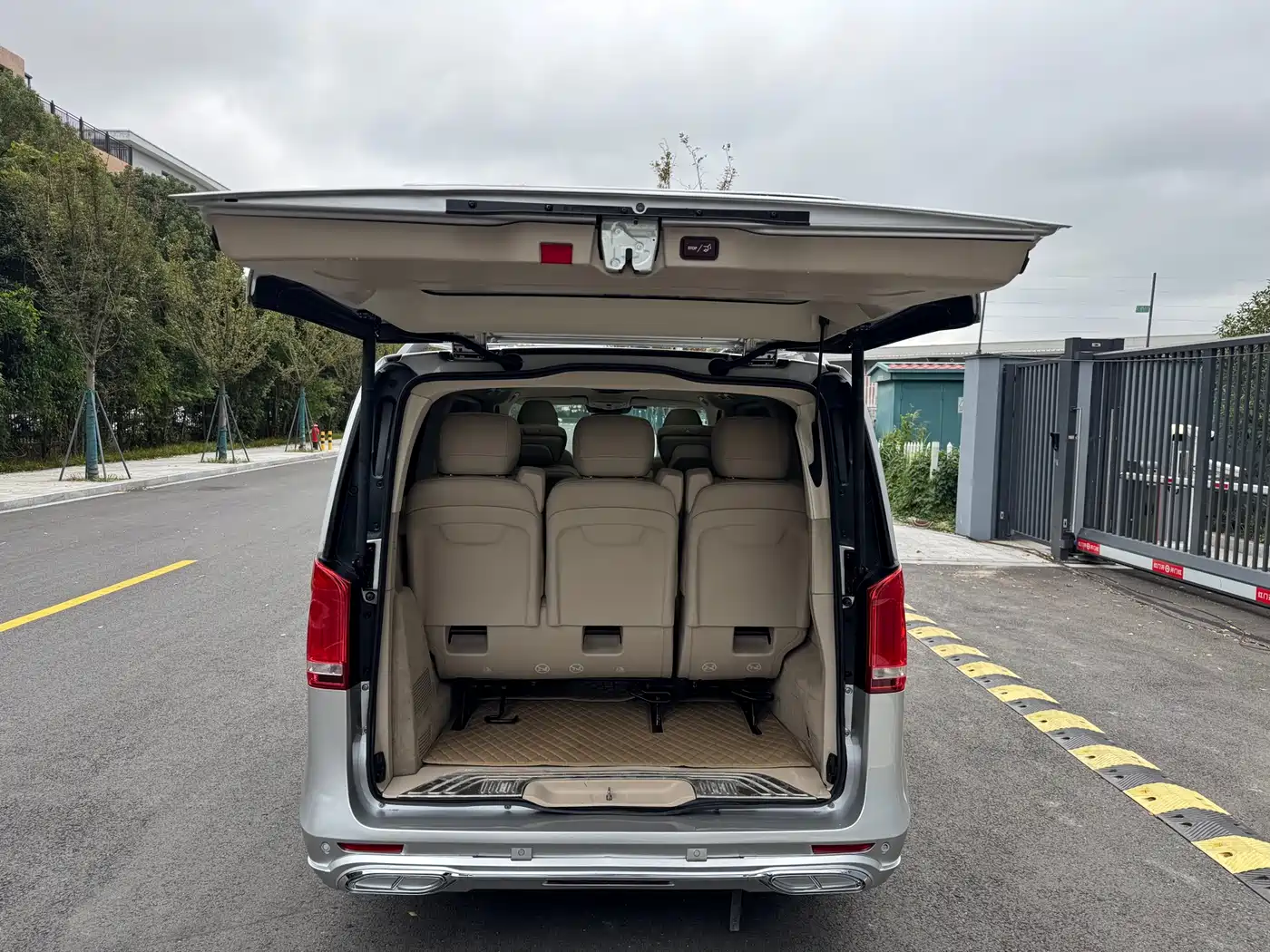 Mercedes-Benz V-Class 2016 V 260 Premium Edition фото 17