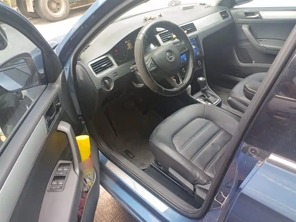 Škoda Skoda Rapid Spaceback 2014 1.6L Automatic致享版 фото 14