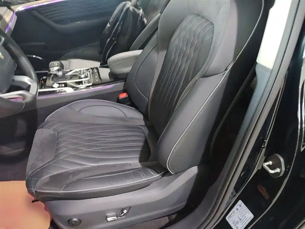 Hongqi HS5 2022 Facelift 2.0T Smart Flag Enjoyment Edition фото 15