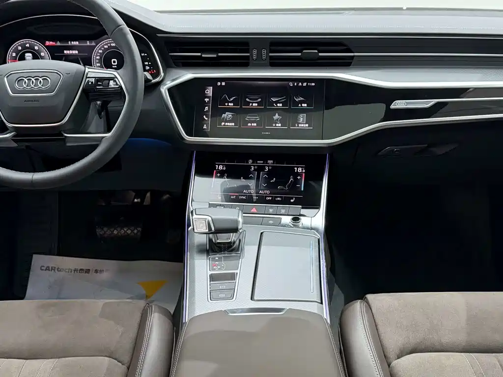 Фото 21 - Audi A7L