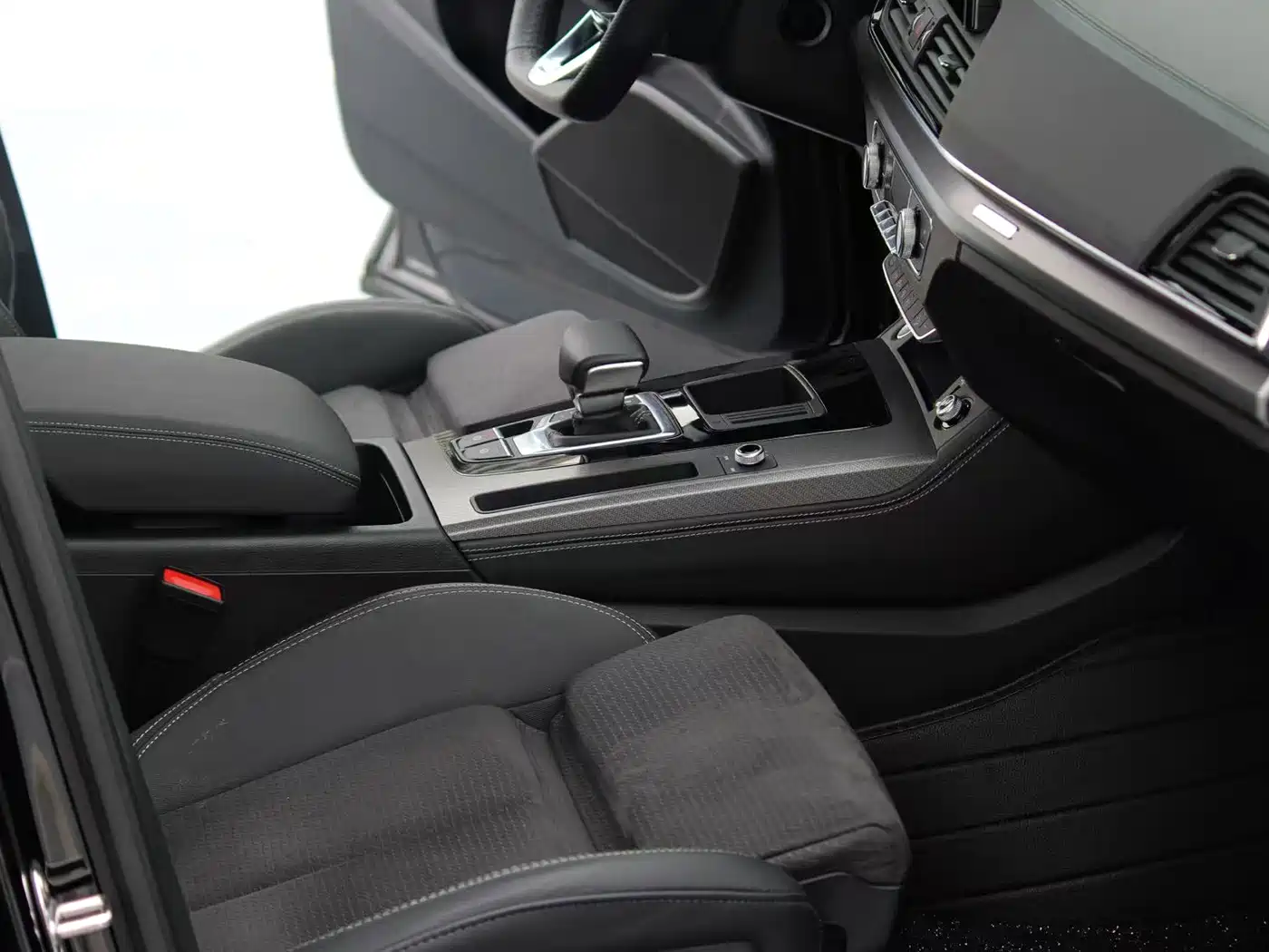 Audi Q5L Sportback 2023 40 TFSI Luxury Style фото 4