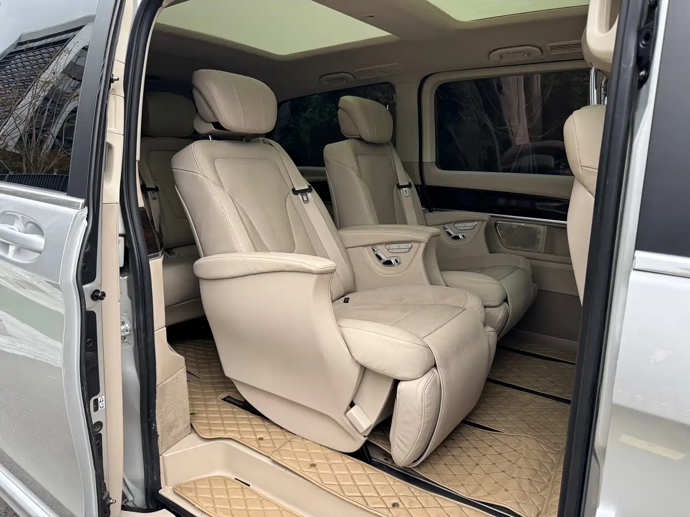 Mercedes-Benz V-Class 2016 V 260 Premium Edition фото 18