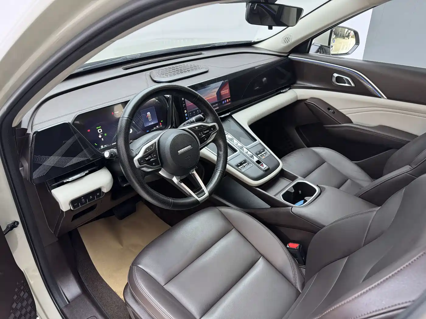 Haval Xiaolong MAX 2023 1.5L Hi4 105 4WD Pilot Edition фото 31