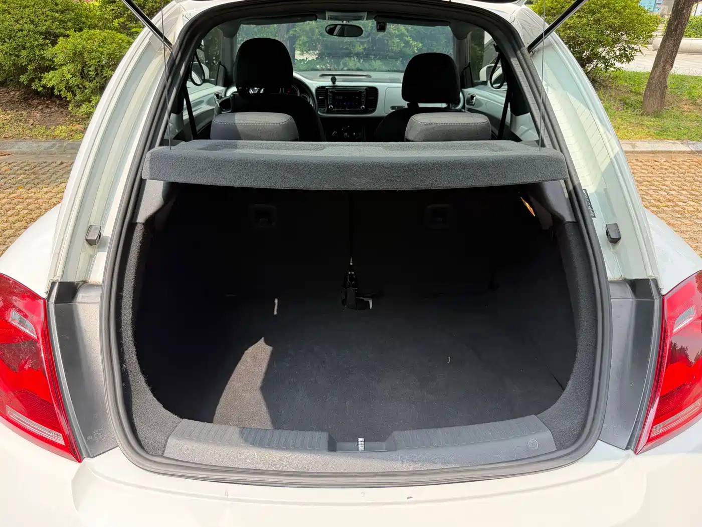 Volkswagen Beetle 2015 180TSI фото 16