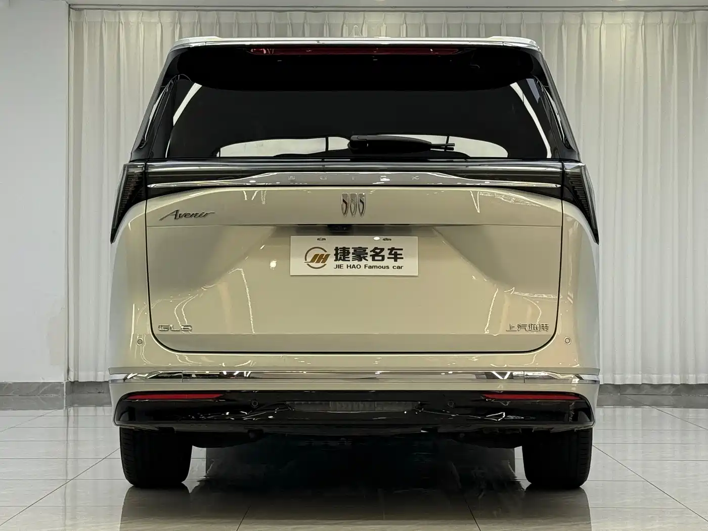 Photo 16 - Buick GL8