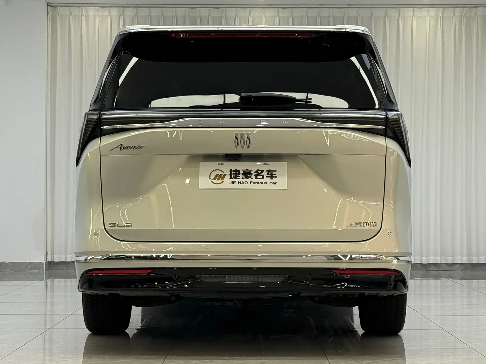 صورة 16 - Buick GL8