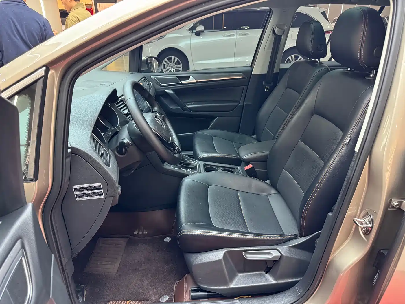 VOLKSWAGEN GOLF*JIAYU