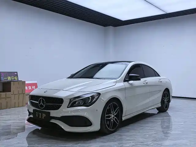 MERCEDES-BENZ CLA