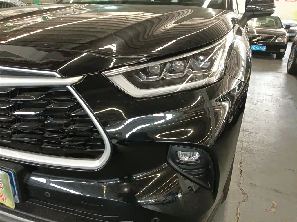 Toyota Highlander 2023 2.5L Smart Hybrid Dual Engine FWD Premium 7-Seater фото 18