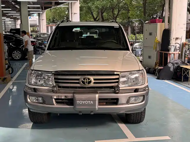  Toyota Land Cruiser 2005 4.5L Automatic GX-R