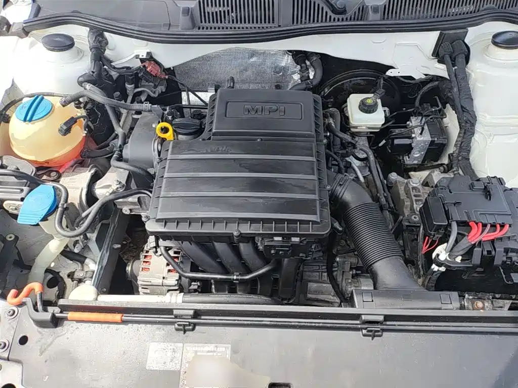 Volkswagen Lavida 2013 Facelift Classic 1.6L Automatic Trend фото 20