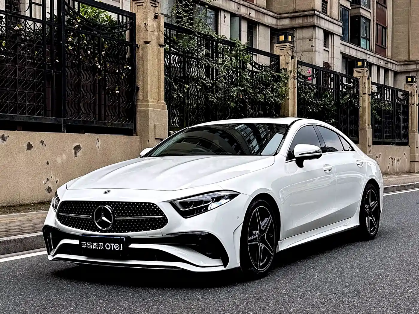 MERCEDES-BENZ CLS