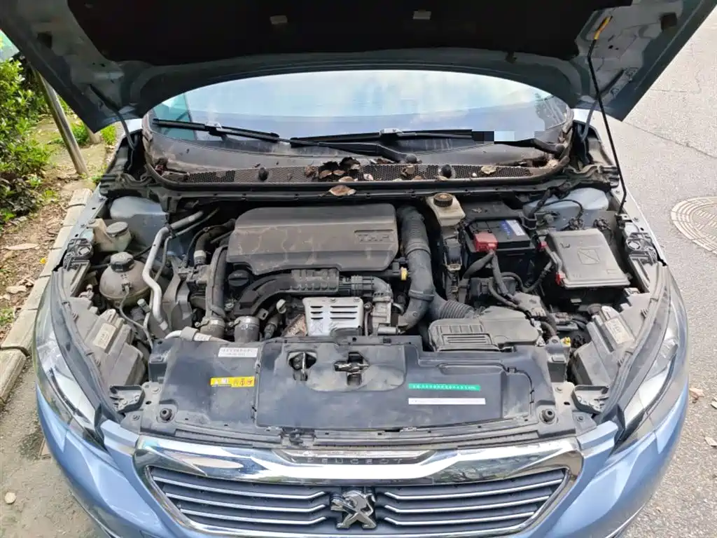 Peugeot 308S 2015 1.2T Auto Dynamic Edition фото 18