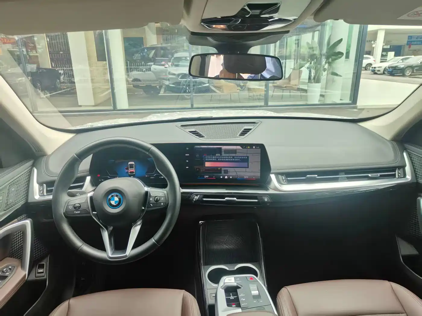 BMW iX1 2023 eDrive25L X Design Package фото 6