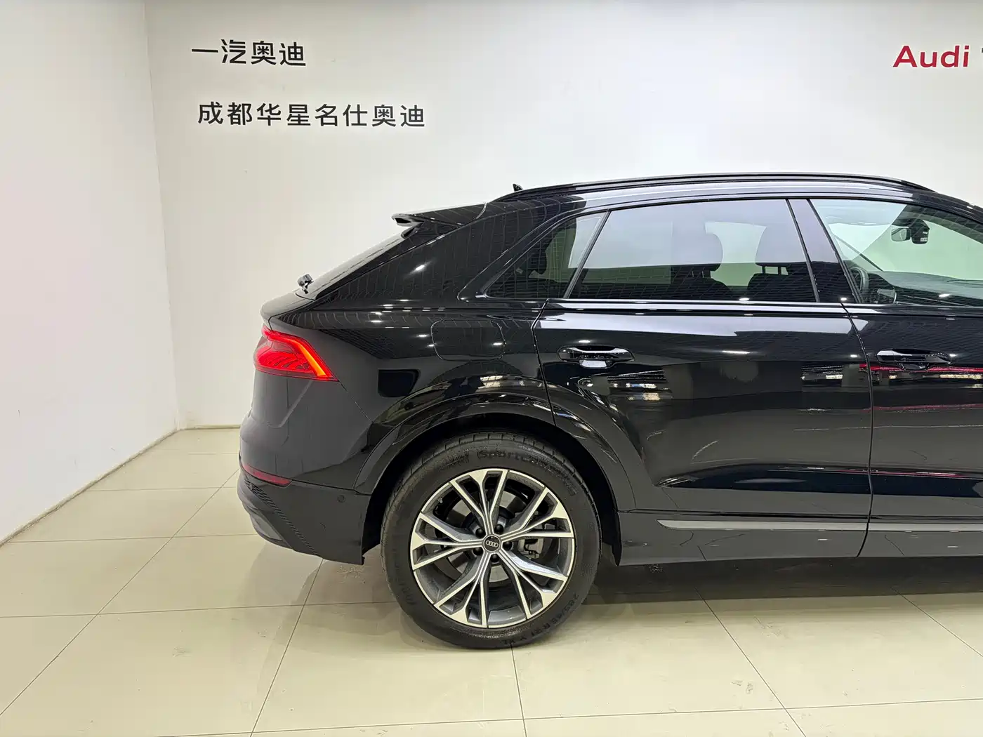 Audi Q8 2023 55 TFSI Luxury Sport фото 7