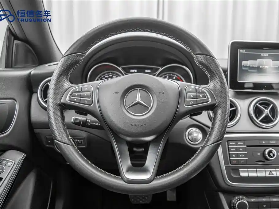 Mercedes-Benz CLA (Import) 2016 CLA 200 Sport фото 14