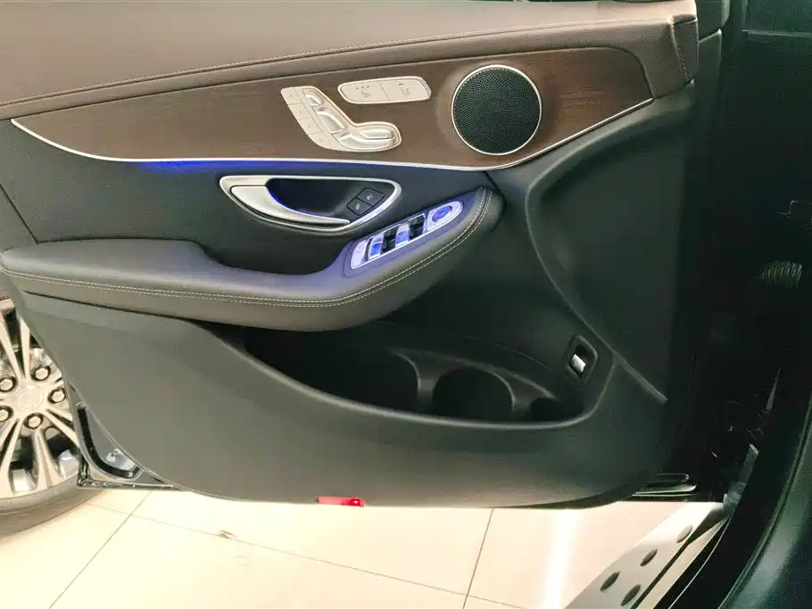Mercedes-Benz GLC 2021 GLC 260 L 4MATIC Luxury фото 7