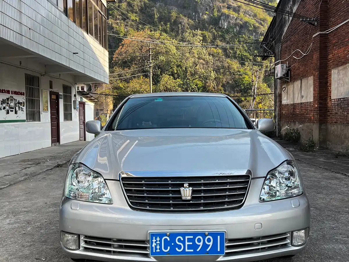 Toyota Crown 2008 2.5L 5th Anniversary Edition фото 3