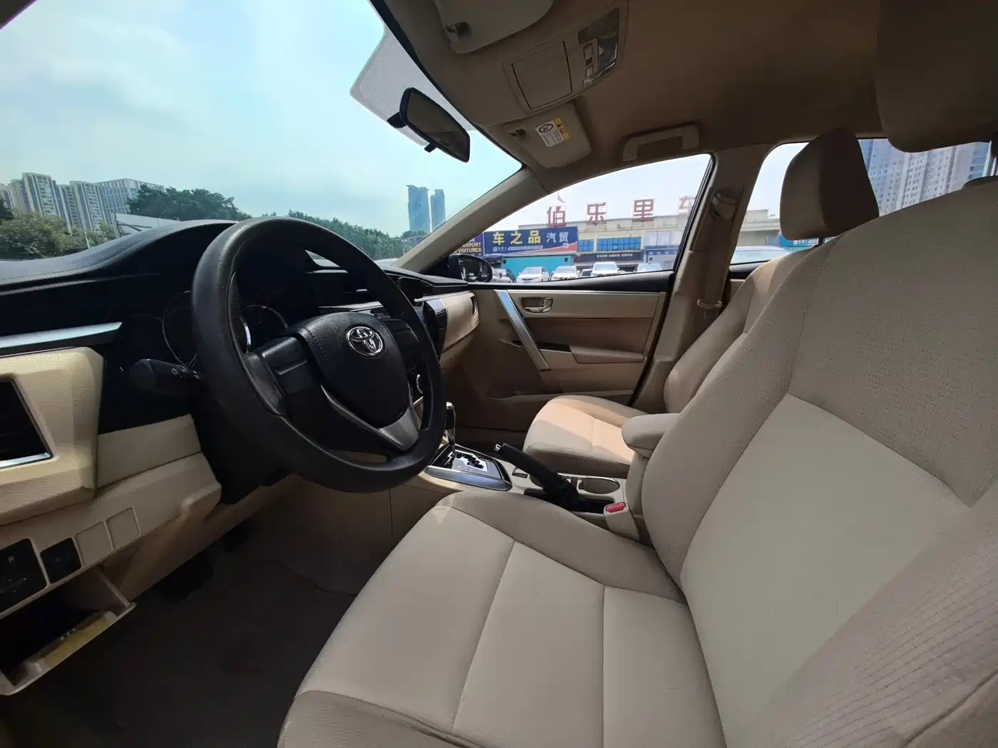 Toyota Corolla 2014 1.6L CVT GL фото 5