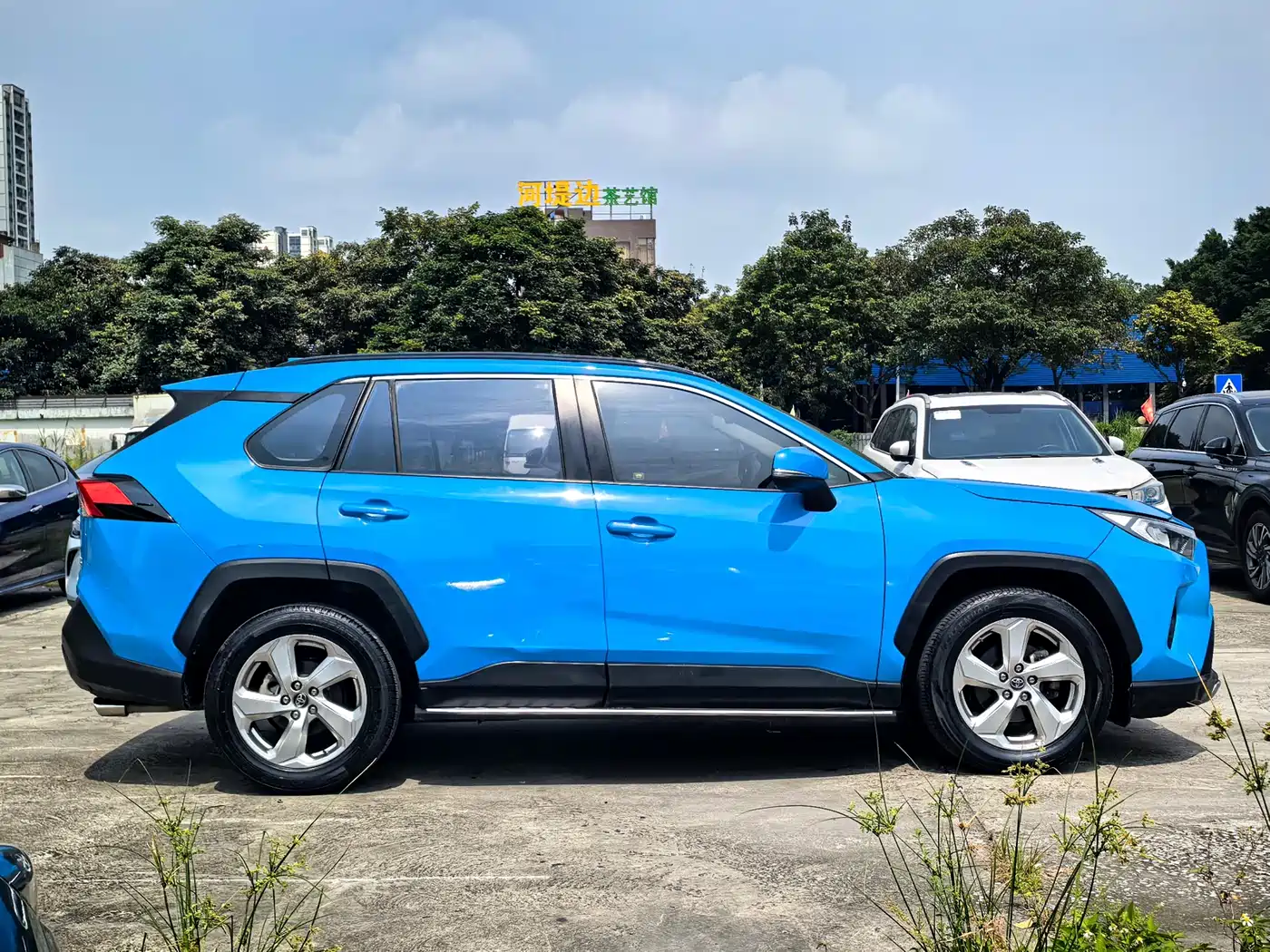 Toyota RAV4 Rongfang 2020 2.0L CVT 2WD Trend Edition фото 13