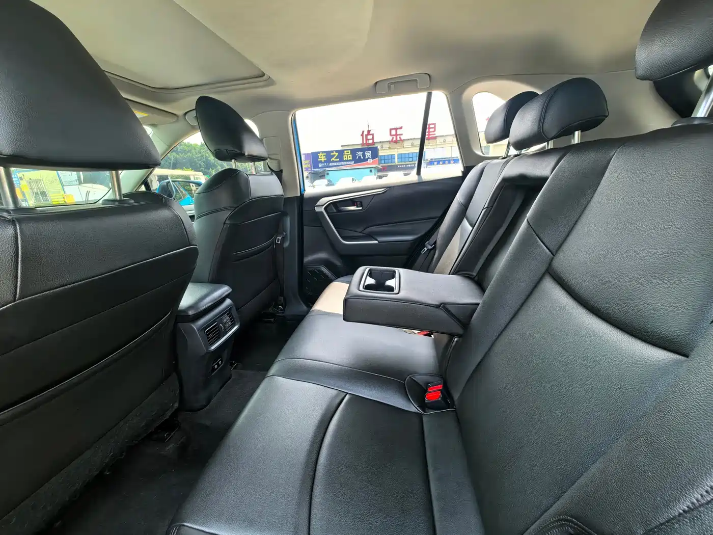 Toyota RAV4 Rongfang 2020 2.0L CVT 2WD Trend Edition фото 9