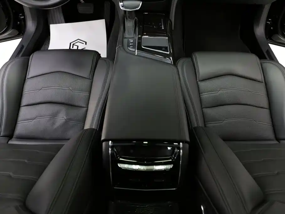 Фото 10 - Cadillac CT6