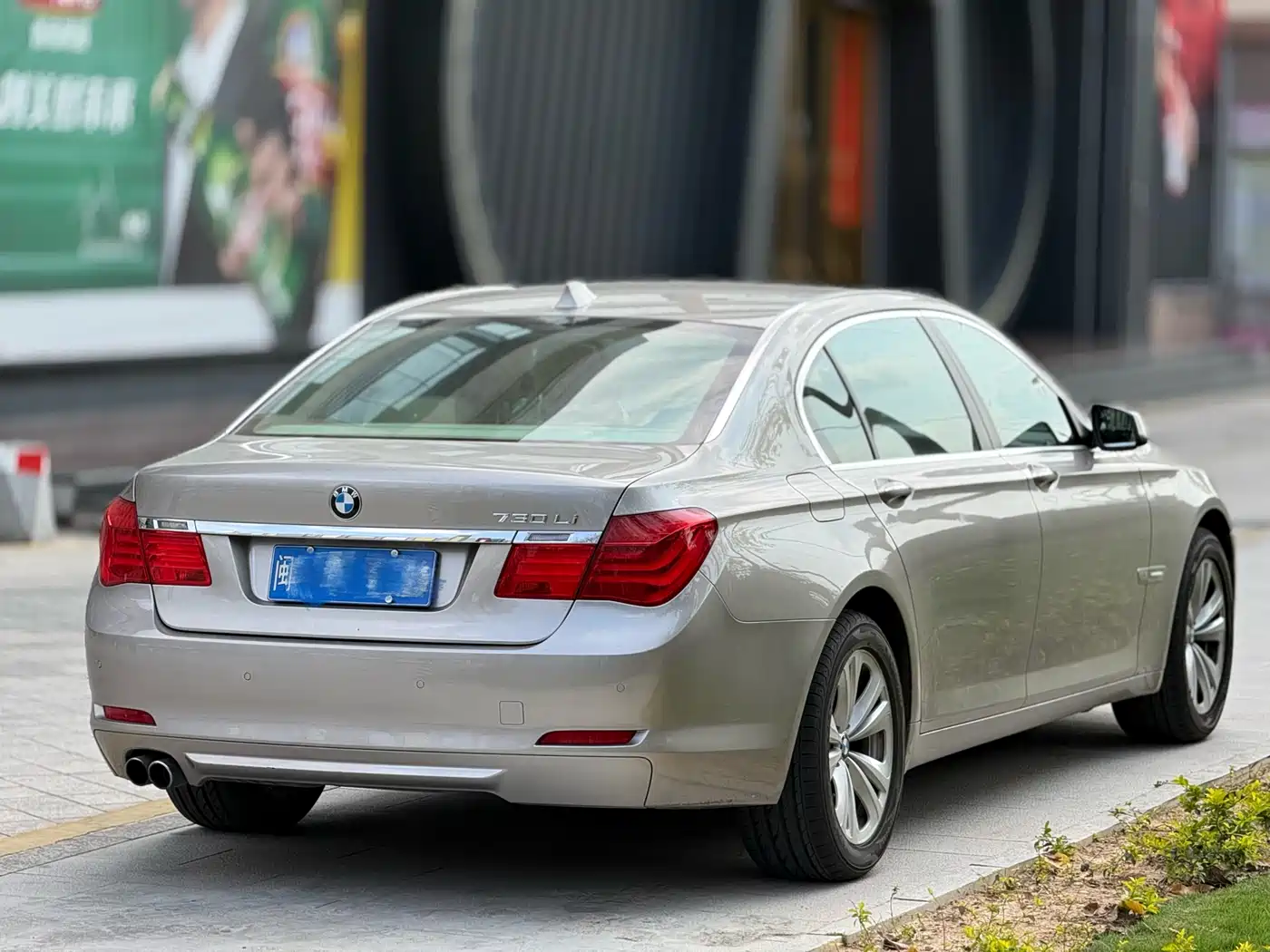 BMW 7 Series 2011 730Li Elegance фото 4