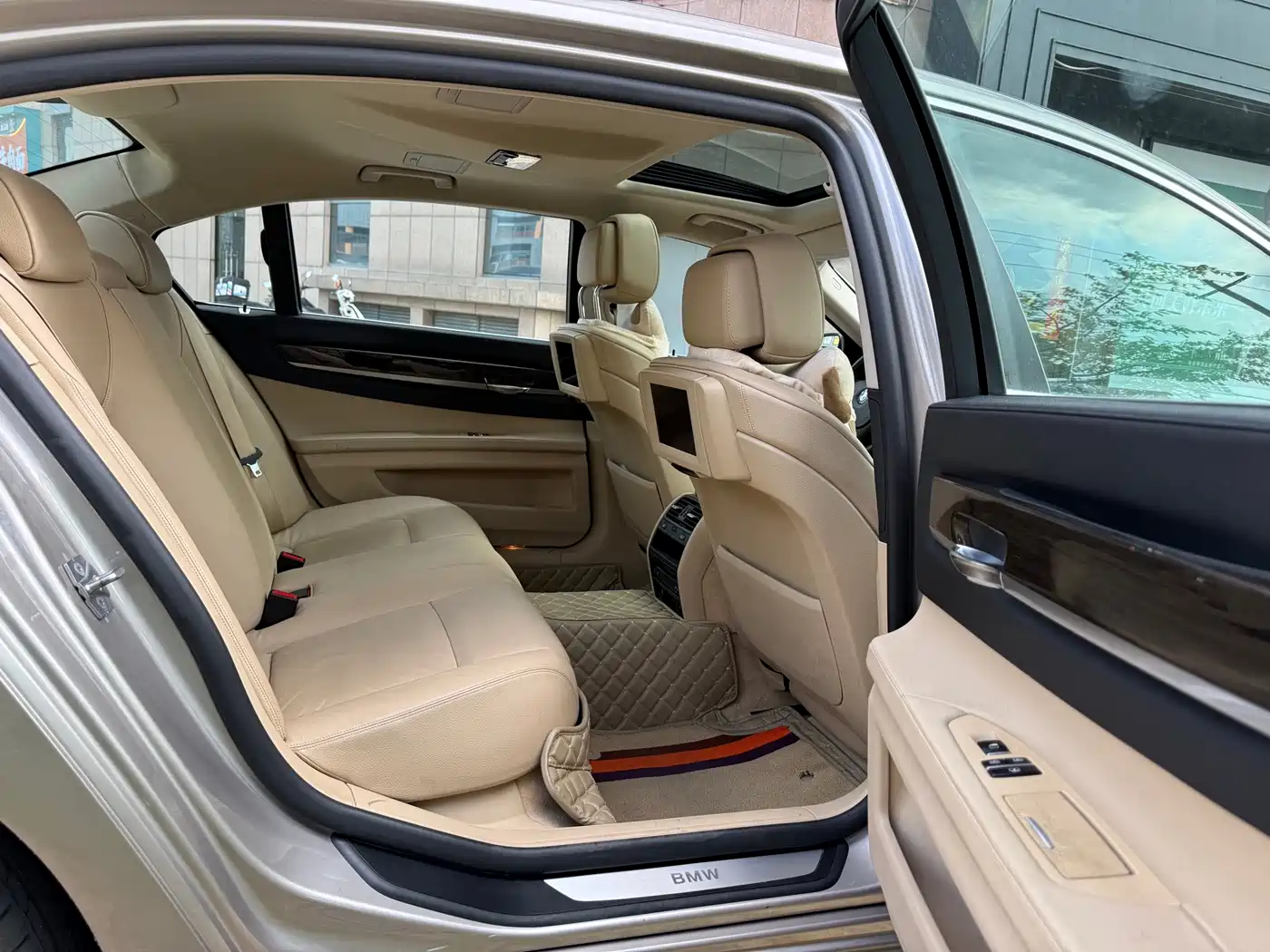 BMW 7 Series 2011 730Li Elegance фото 15