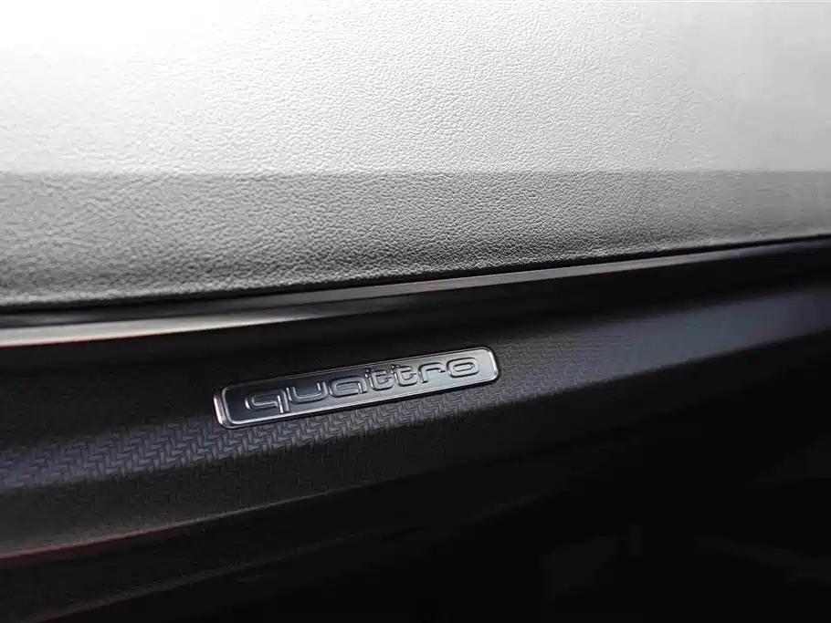 Audi Q5L 2023 40T Luxury Dynamic фото 12