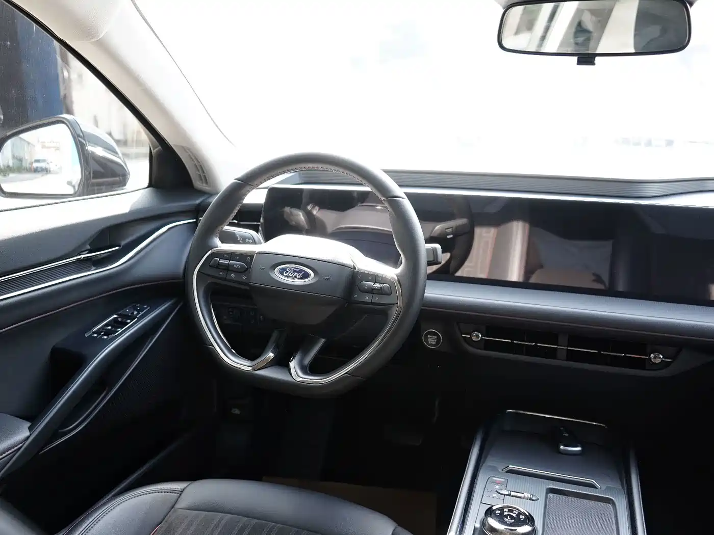 Ford Mondeo 2024 2023 EcoBoost 245 Luxury