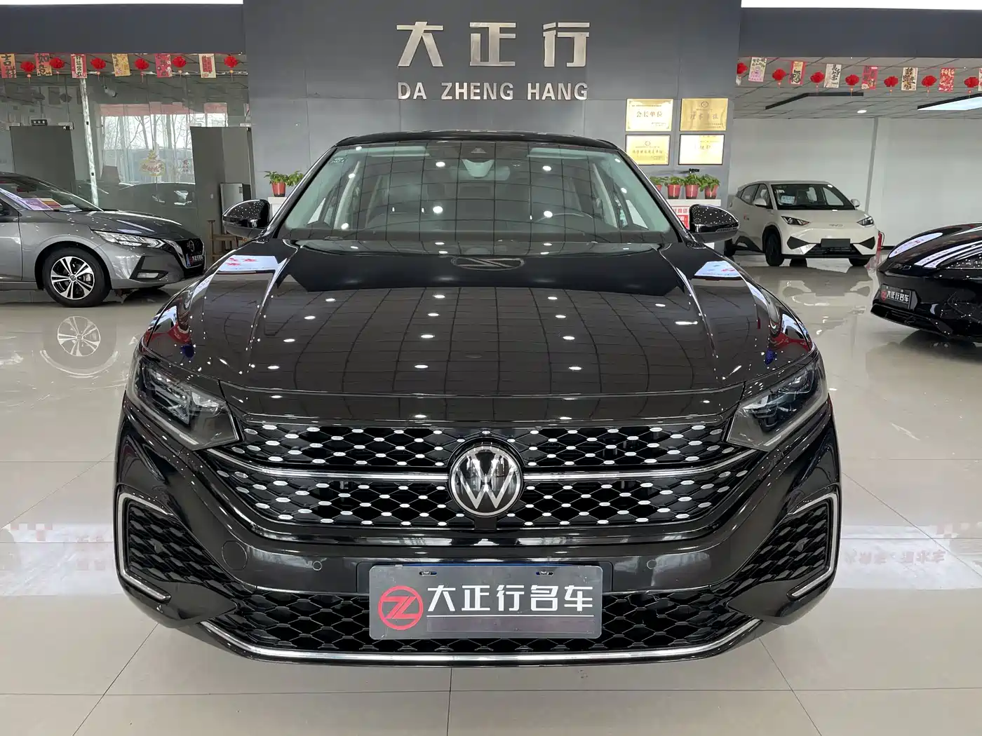 Volkswagen Passat 2022 330TSI Starlight Luxury Edition фото 2