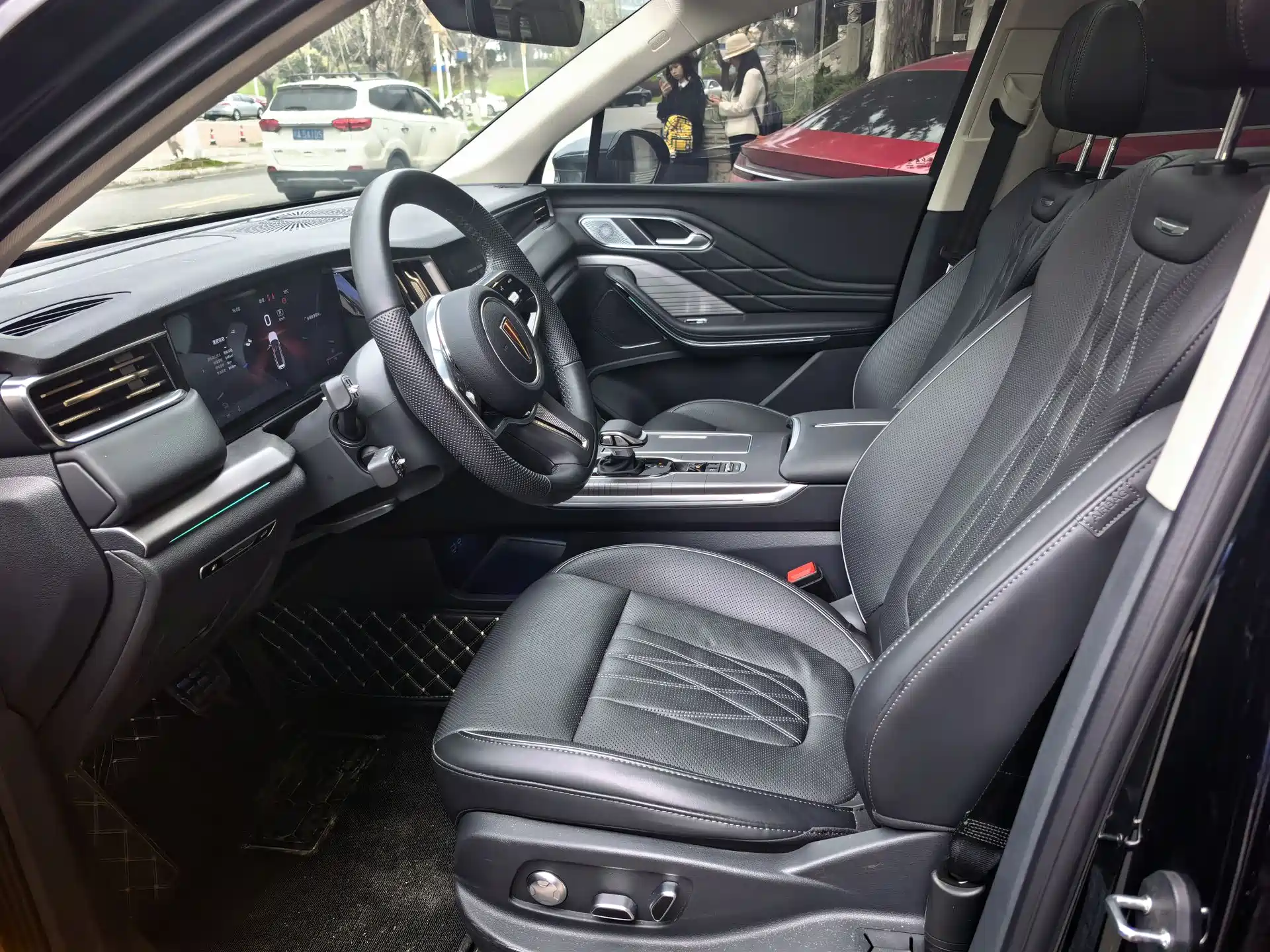 صورة 9 - Hongqi HS7 PHEV