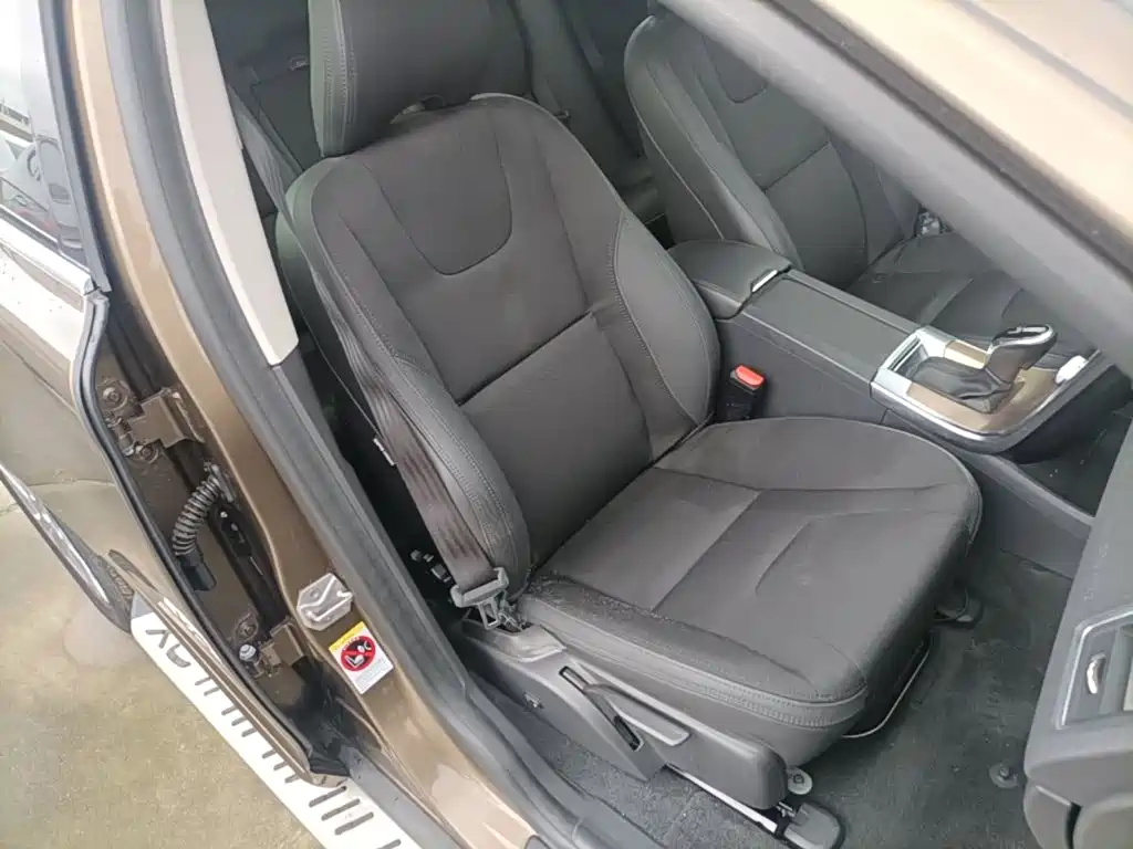 Фото 25 - Volvo XC60