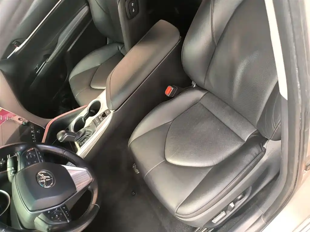 Toyota Camry 2018 Hybrid 2.5HG Luxury Edition фото 15