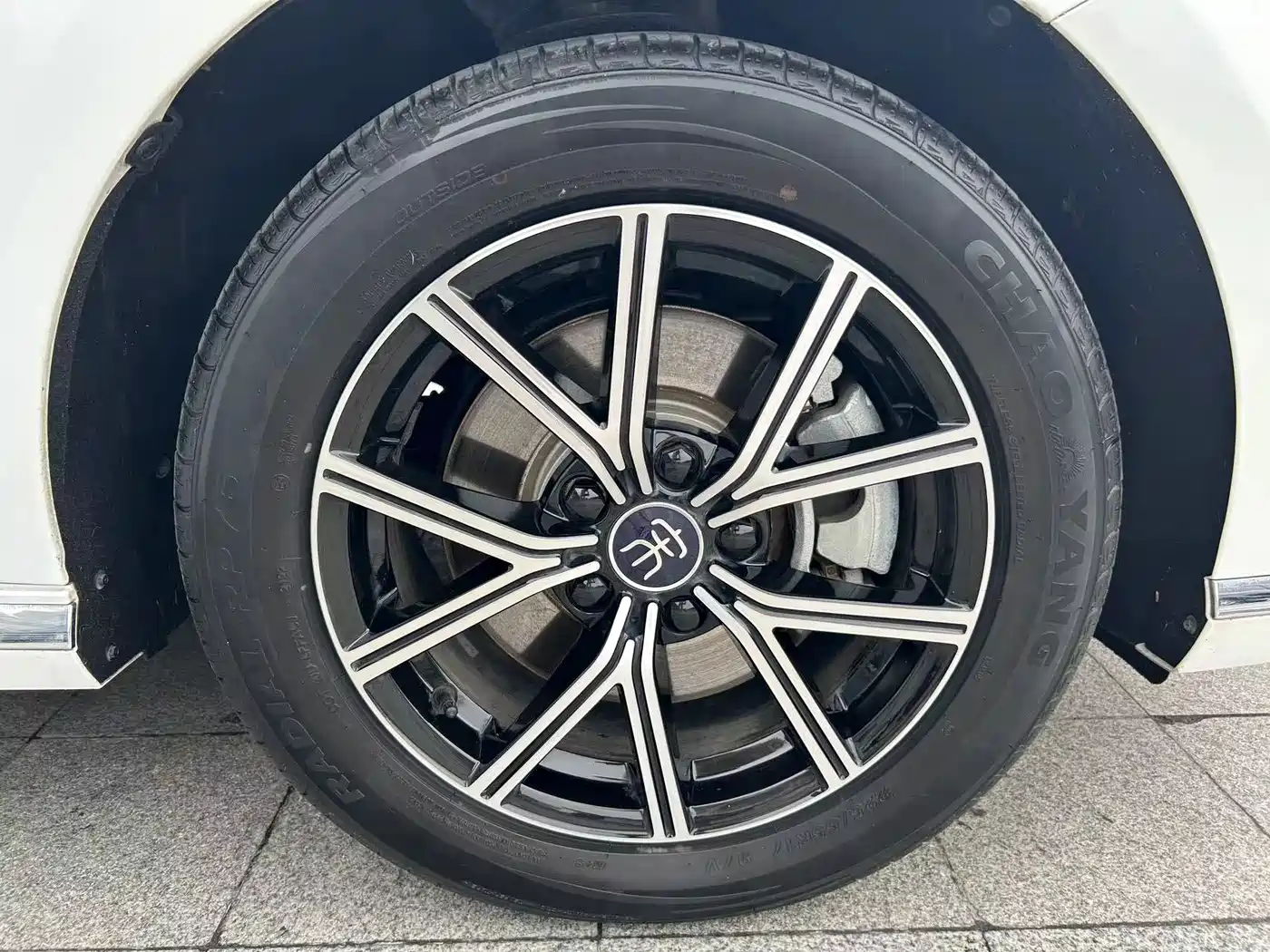 BYD Song MAX New Energy 2022 DM-i 105KM Executive Edition фото 16